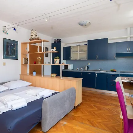 Apartment Magic *