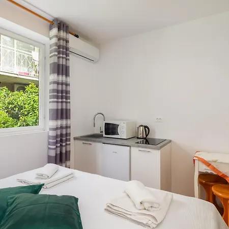 Magic Apartment *