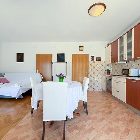 Apartment Magic *