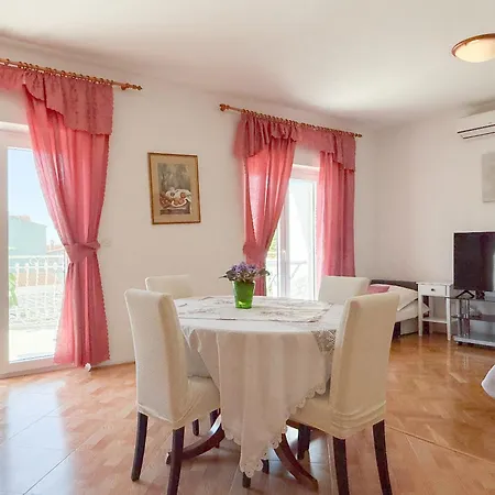 Magic Apartment